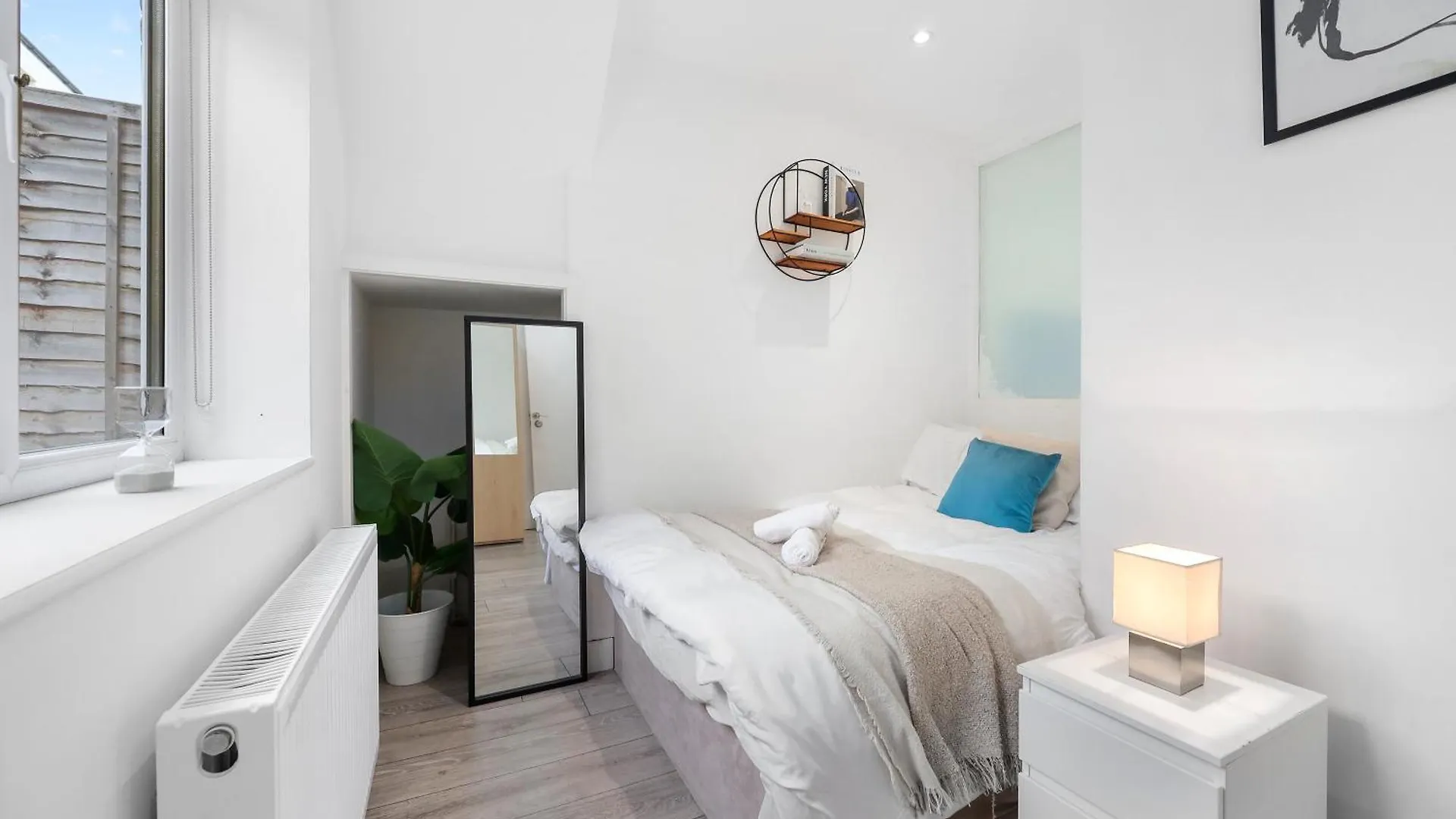 Premium 3 Bedroom Apartment 5 Minutes To Central London Enjoy Cashback For All September Stays