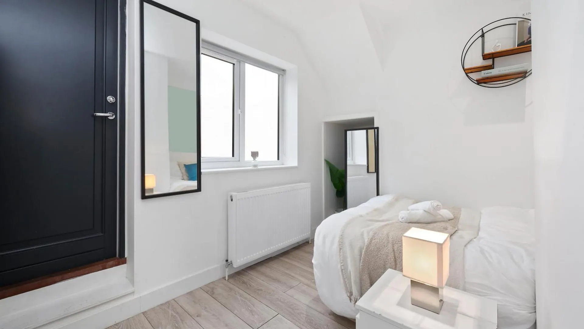 Premium 3 Bedroom Apartment 5 Minutes To Central London Enjoy Cashback For All September Stays