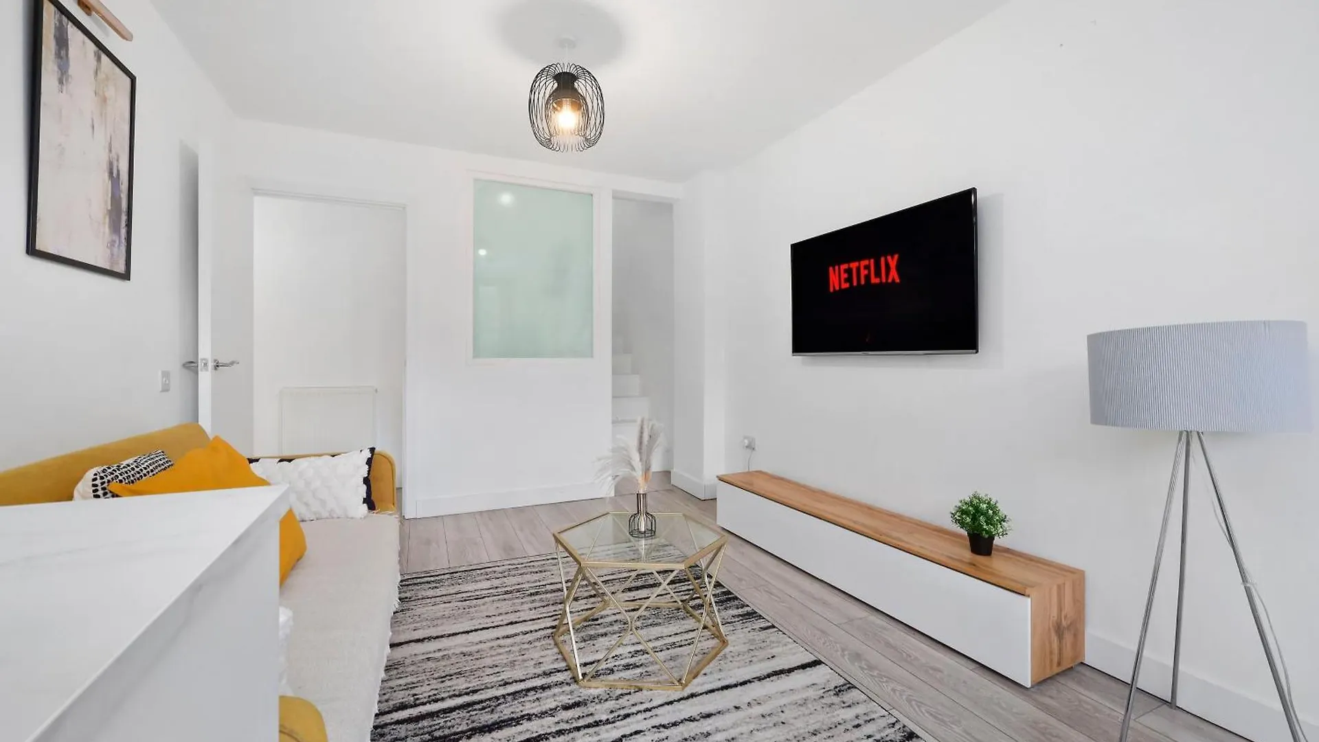 Premium 3 Bedroom Apartment 5 Minutes To Central London Enjoy Cashback For All September Stays