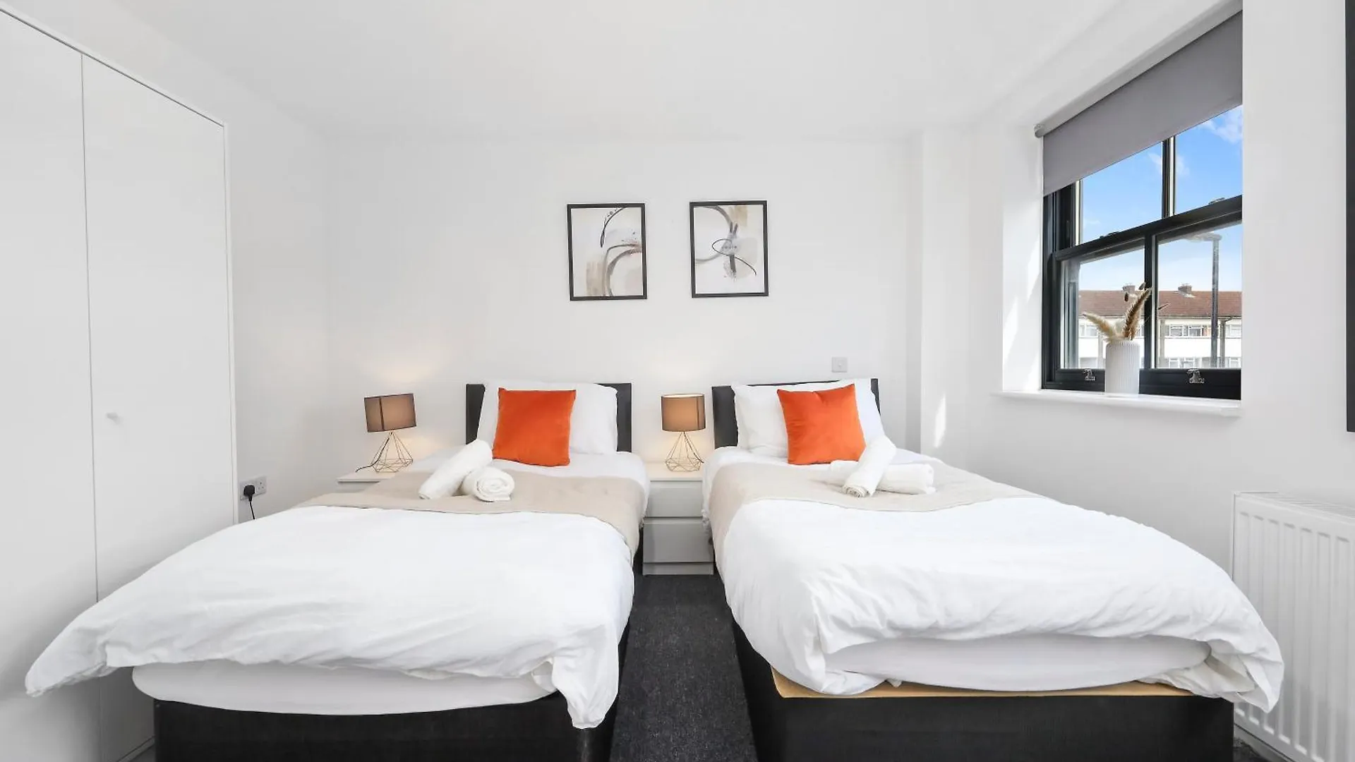 Premium 3 Bedroom Apartment 5 Minutes To Central London Enjoy Cashback For All September Stays 0*,