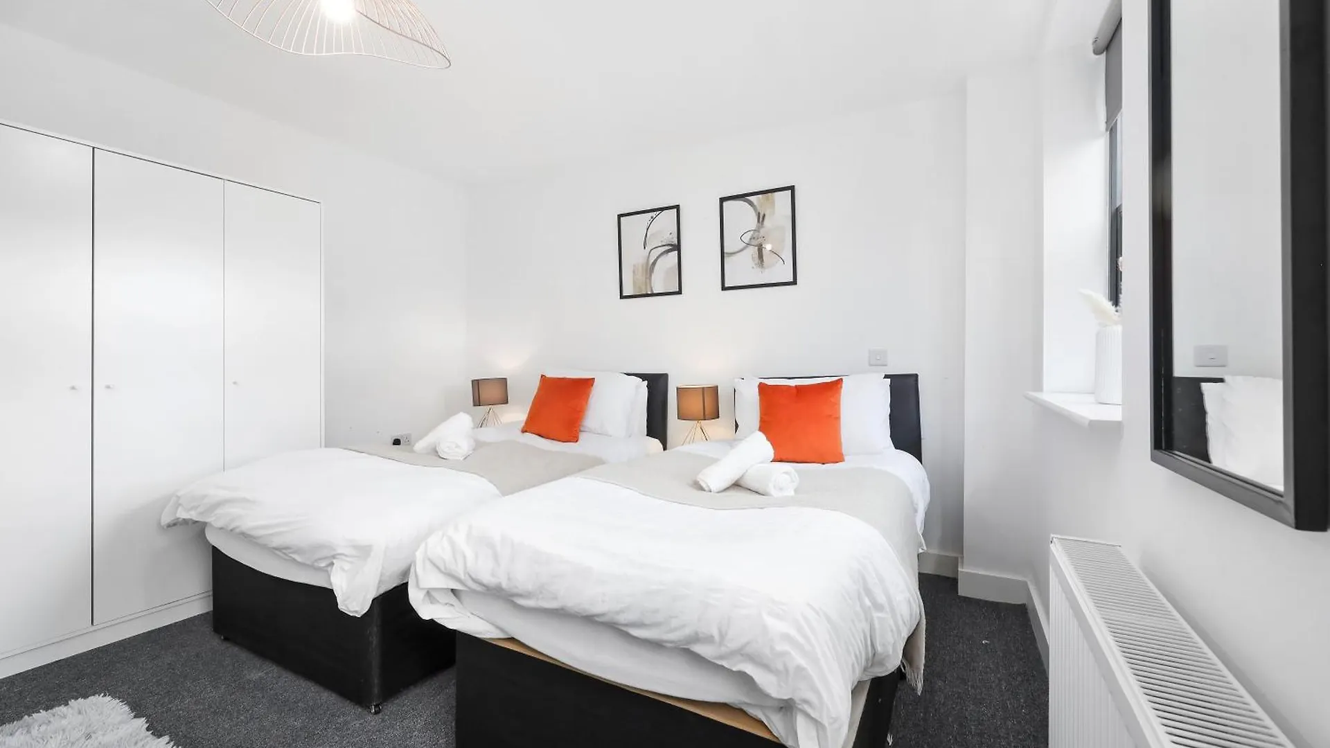 Premium 3 Bedroom Apartment 5 Minutes To Central London Enjoy Cashback For All September Stays イギリス