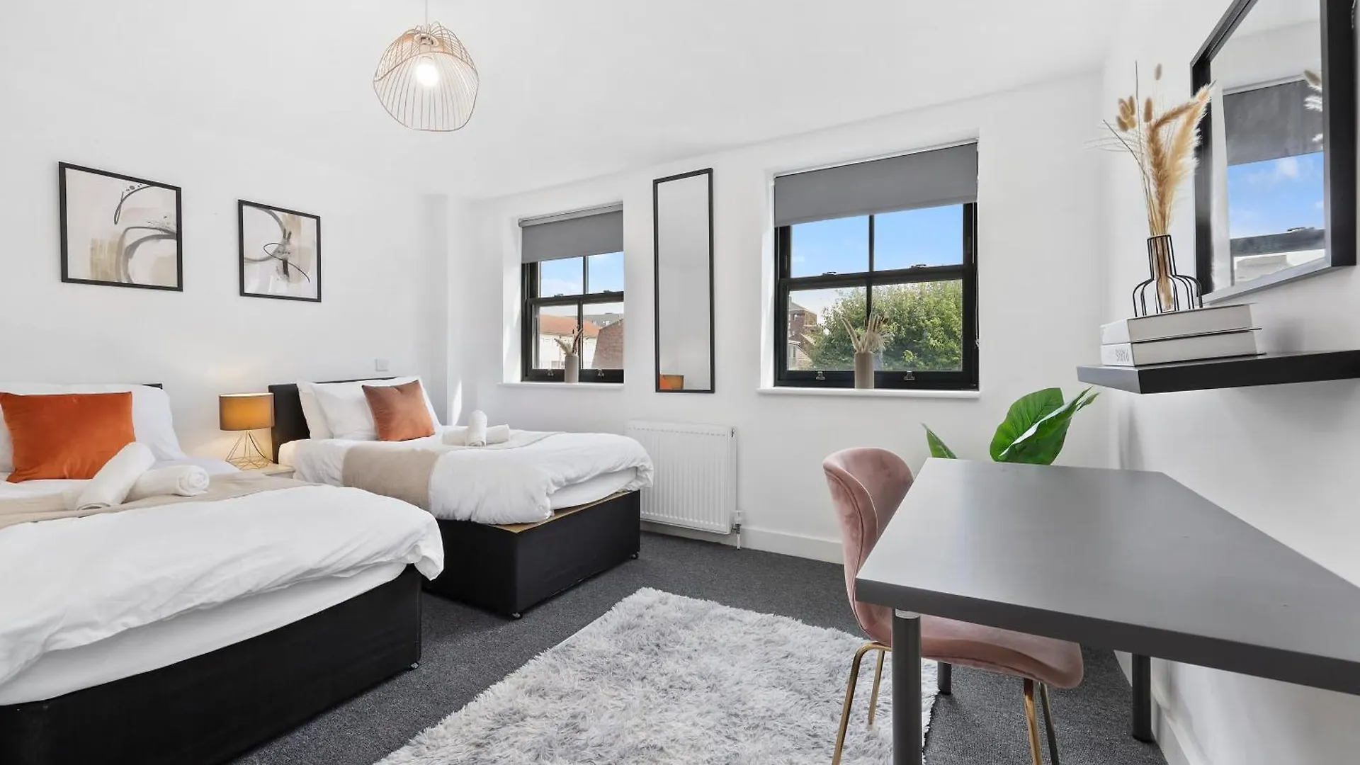 Premium 3 Bedroom Apartment 5 Minutes To Central London Enjoy Cashback For All September Stays