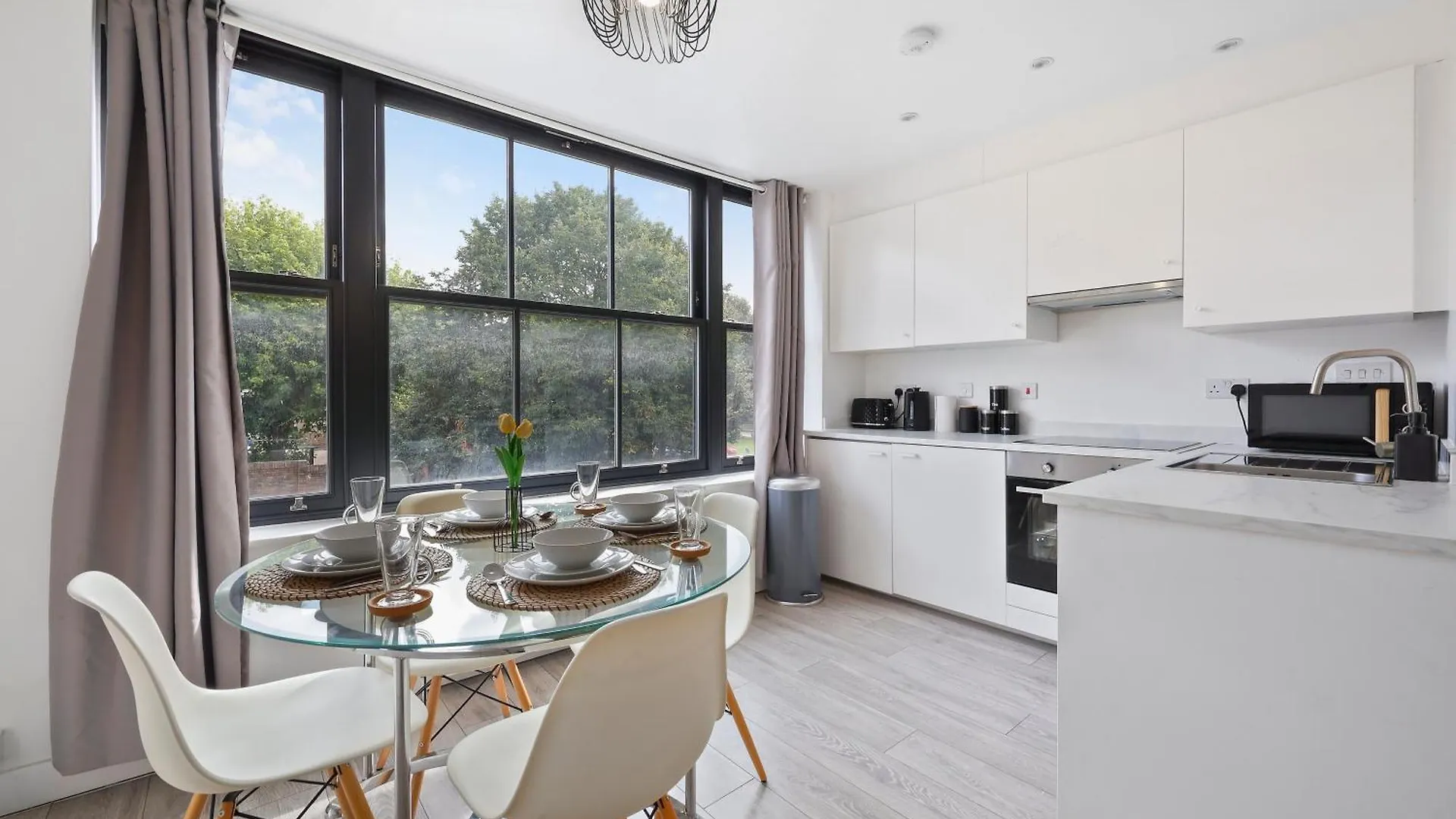 Premium 3 Bedroom Apartment 5 Minutes To Central London Enjoy Cashback For All September Stays 0*,
